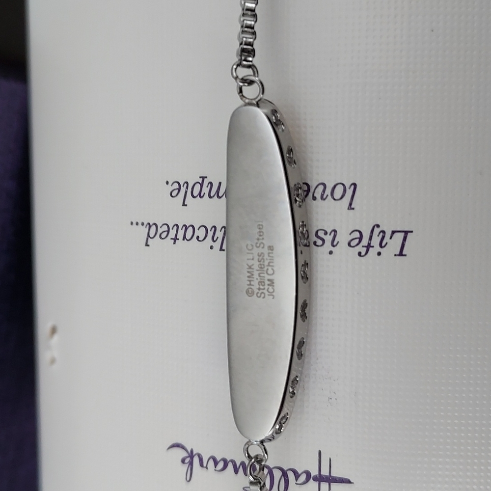 Hallmark Bracket - Picture 4 of 4